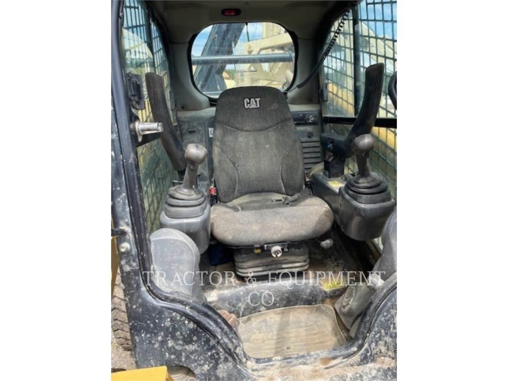 CAT 262D H3CB 滑移装载机