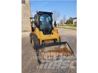CAT 262D3 滑移装载机