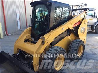 CAT 262D3 滑移装载机