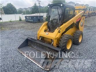CAT 262D3 滑移装载机