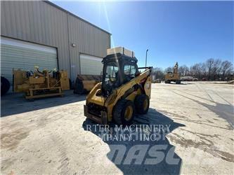 CAT 262D3 滑移装载机