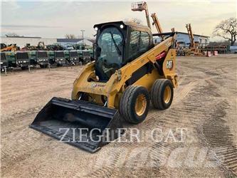 CAT 262D3 滑移装载机