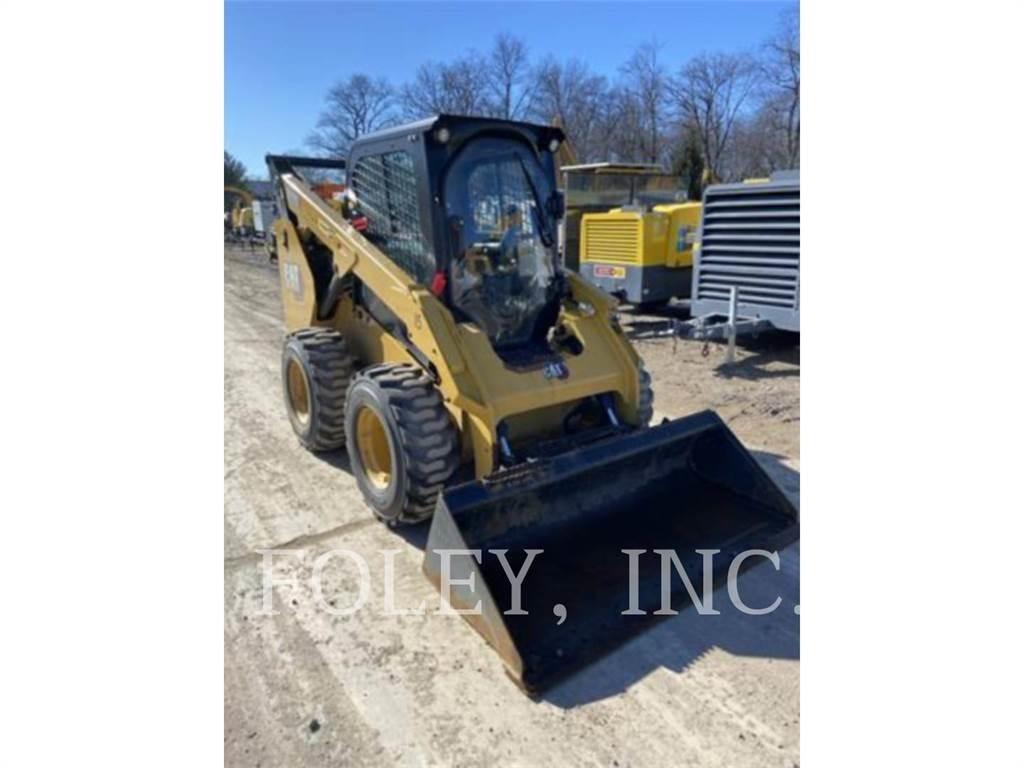 CAT 262D3 滑移装载机