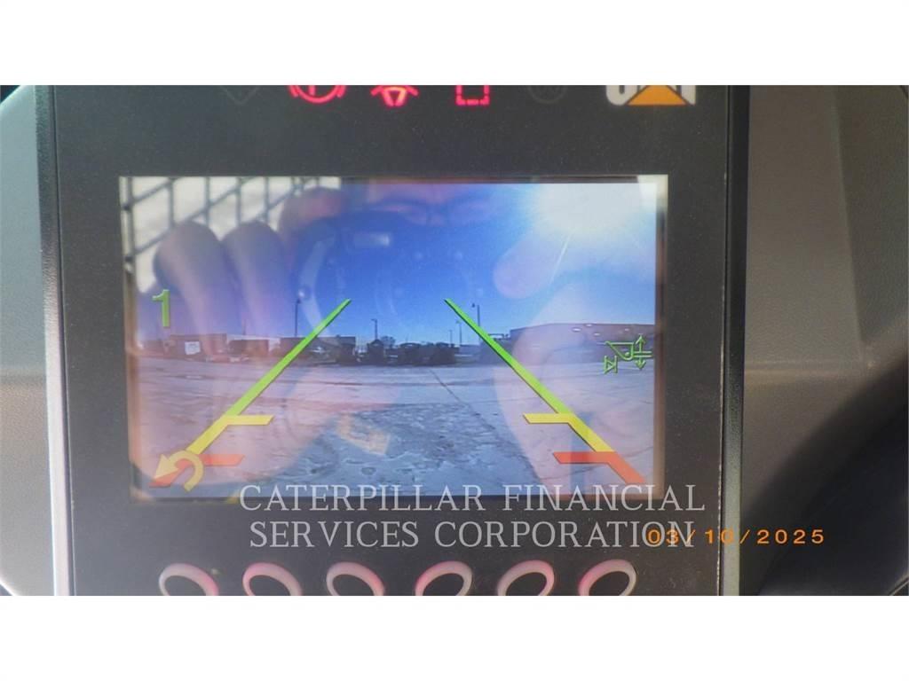 CAT 262D3 滑移装载机