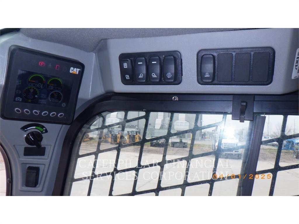 CAT 262D3 滑移装载机