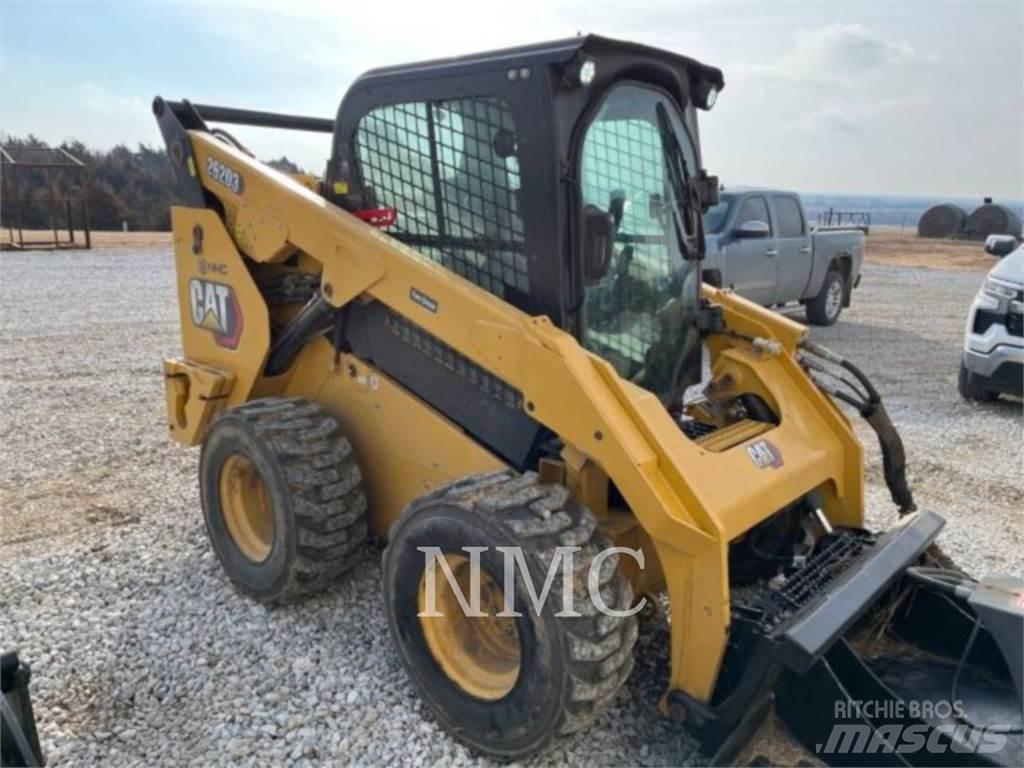 CAT 262D3 滑移装载机