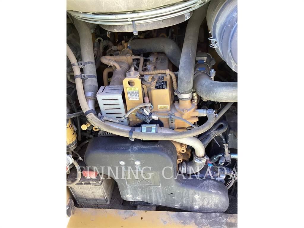 CAT 262D3 滑移装载机