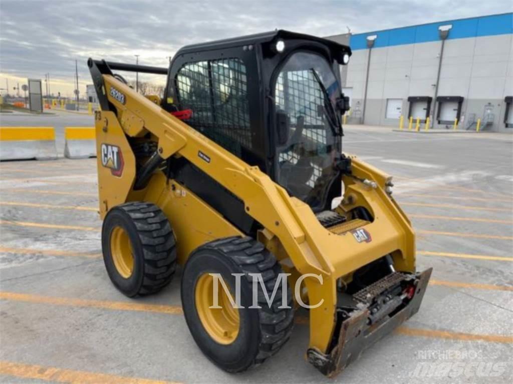 CAT 262D3 滑移装载机