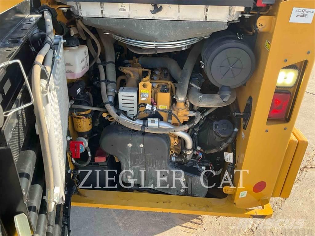 CAT 262D3 滑移装载机