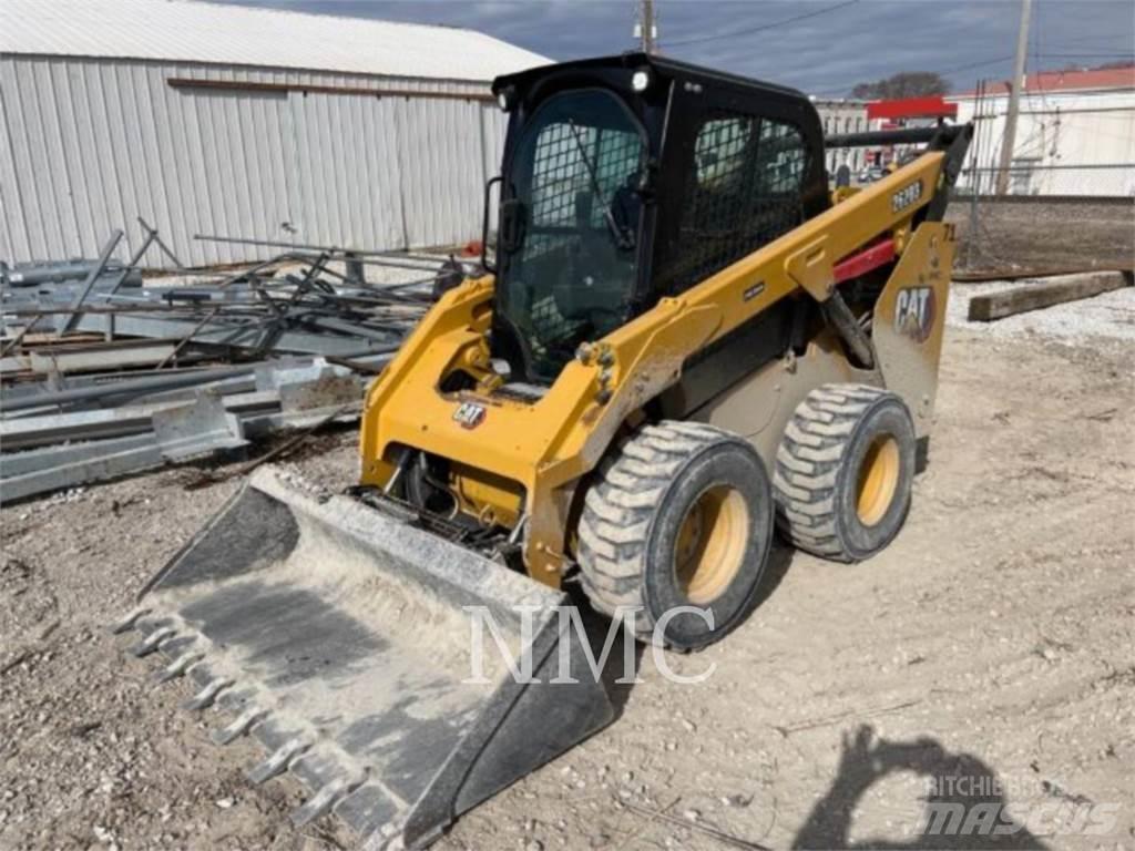 CAT 262D3 滑移装载机