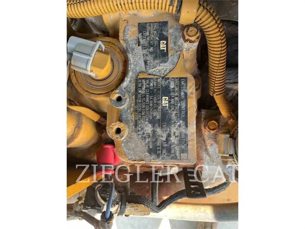 CAT 262D3 滑移装载机