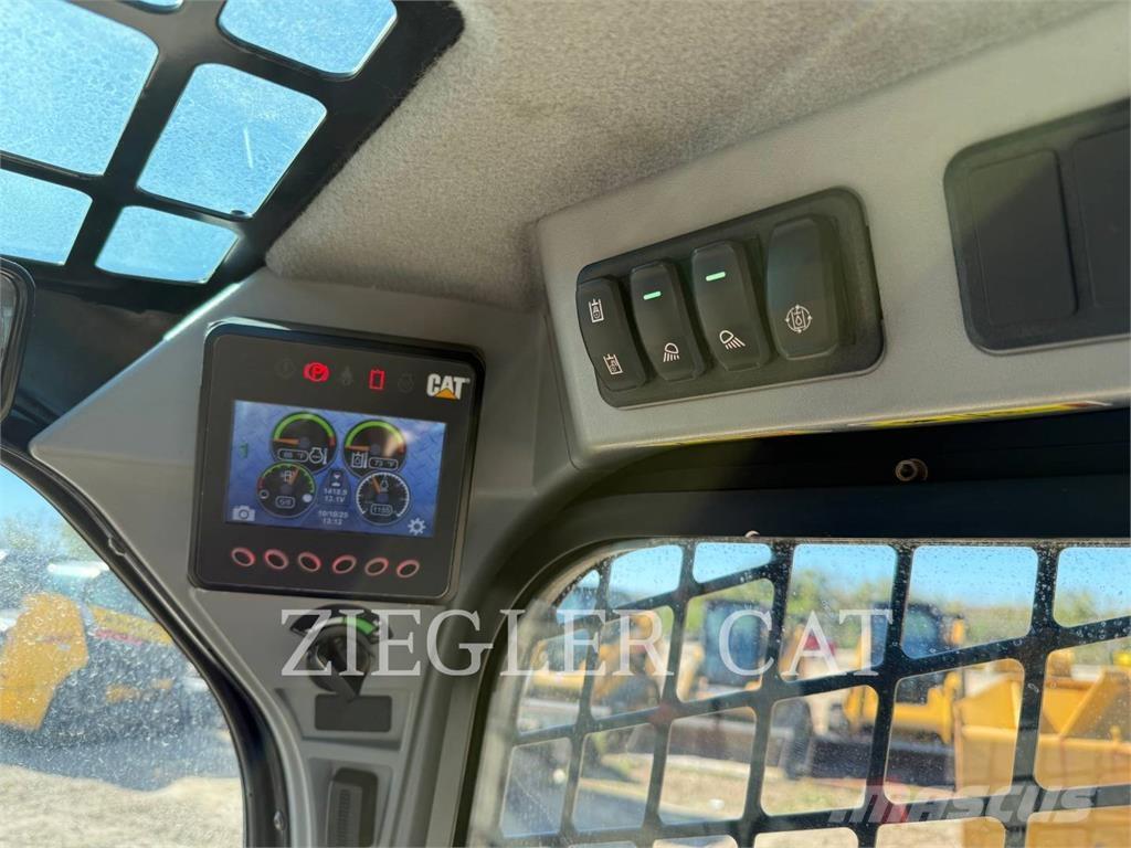 CAT 262D3 滑移装载机