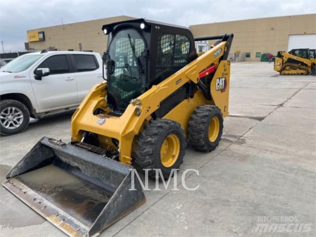 CAT 262D3 滑移装载机