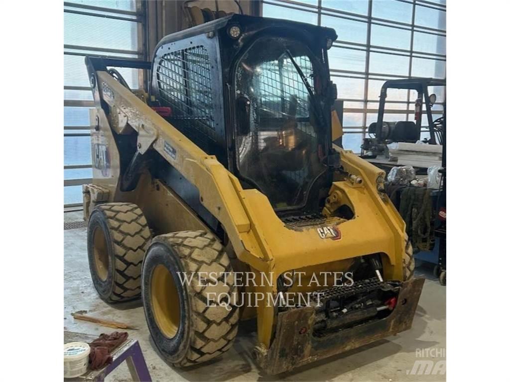 CAT 262D3 滑移装载机