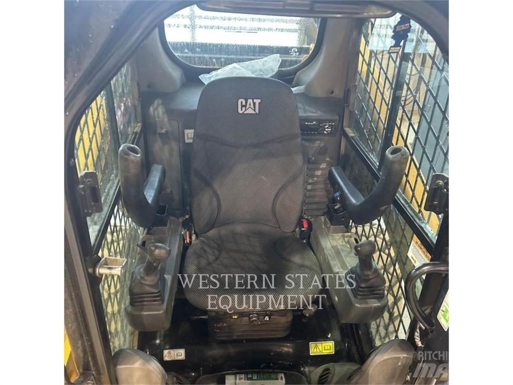 CAT 262D3 滑移装载机