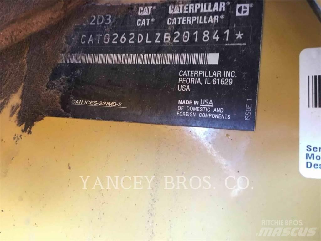 CAT 262D3 滑移装载机