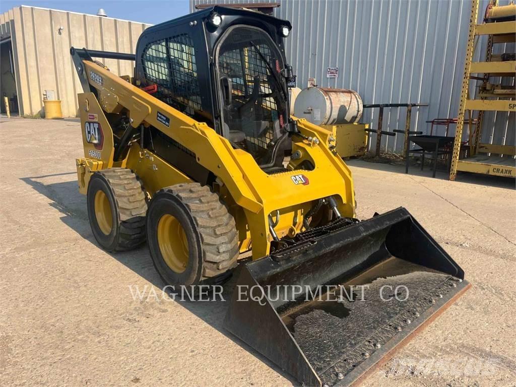 CAT 262D3 滑移装载机