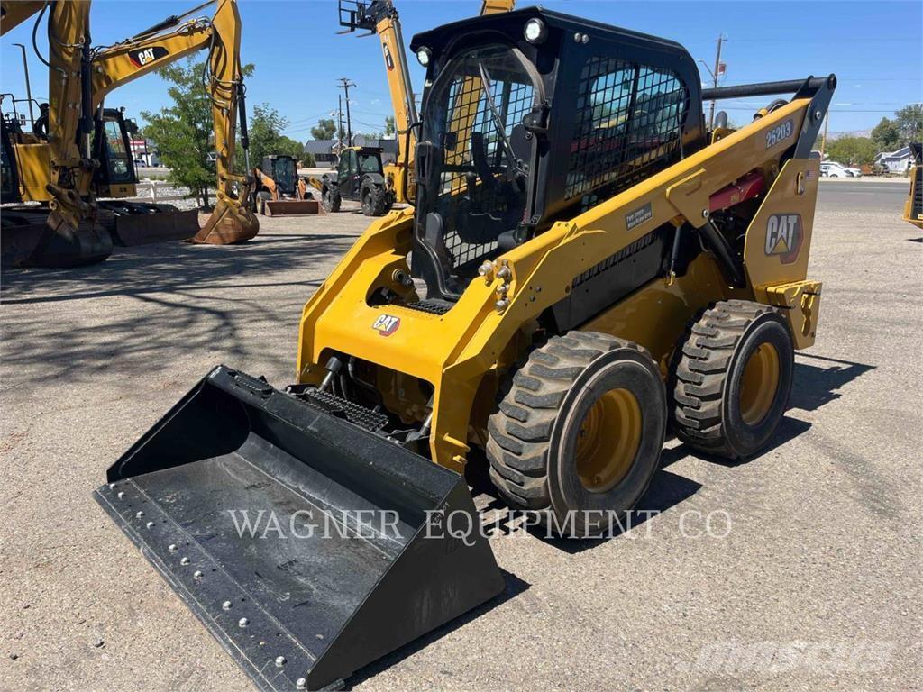 CAT 262D3 滑移装载机