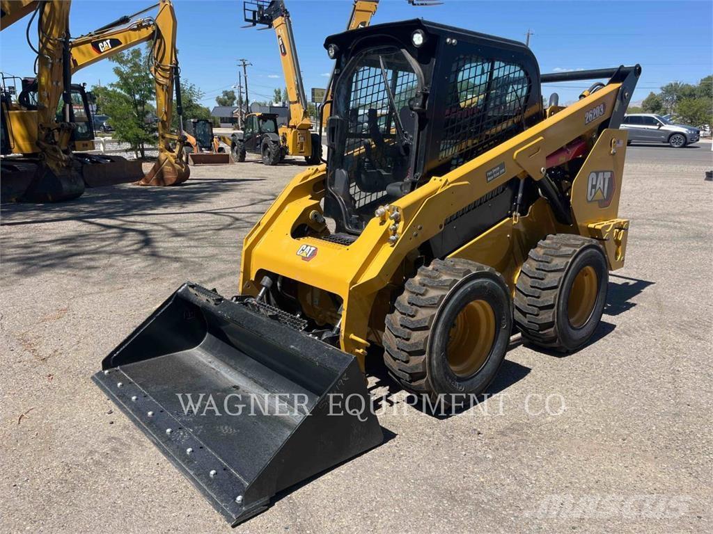CAT 262D3 滑移装载机