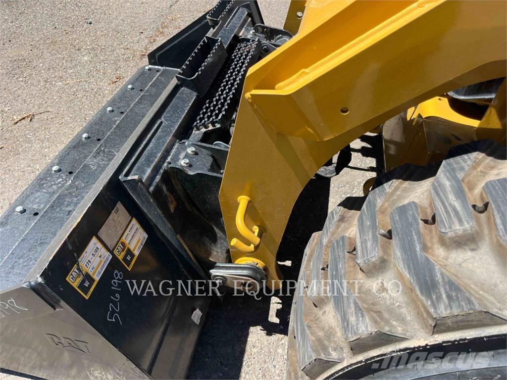 CAT 262D3 滑移装载机