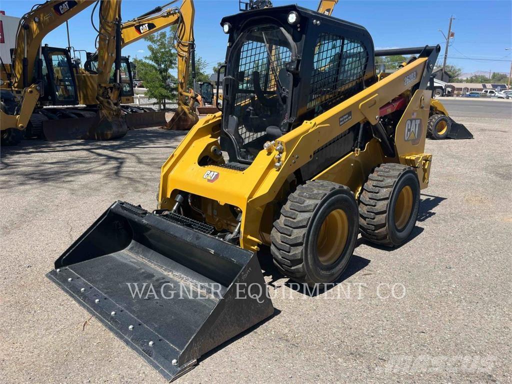 CAT 262D3 滑移装载机