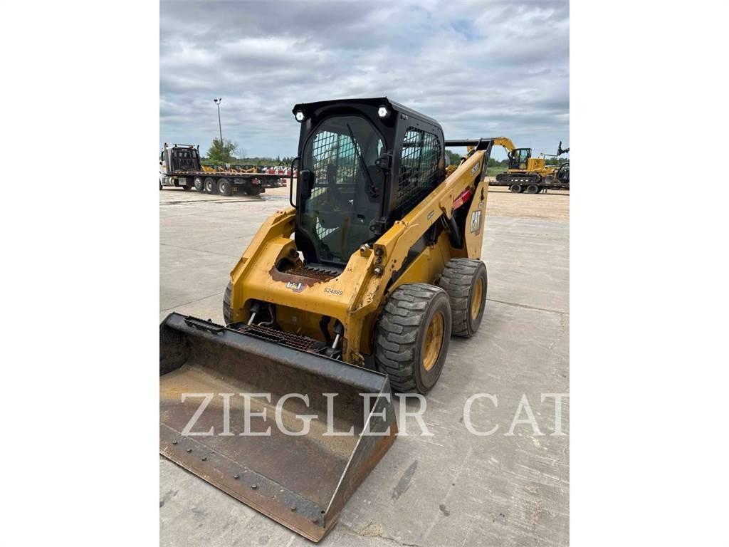 CAT 262D3 滑移装载机