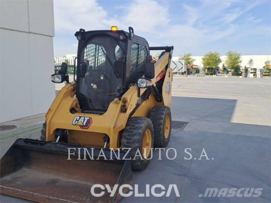 CAT 262D3 滑移装载机