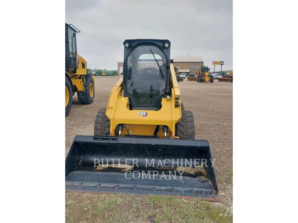 CAT 262D3 滑移装载机