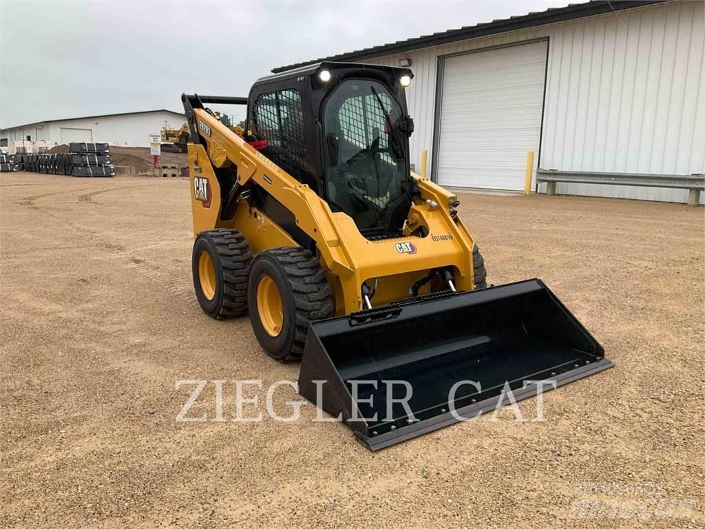 CAT 262D3 滑移装载机