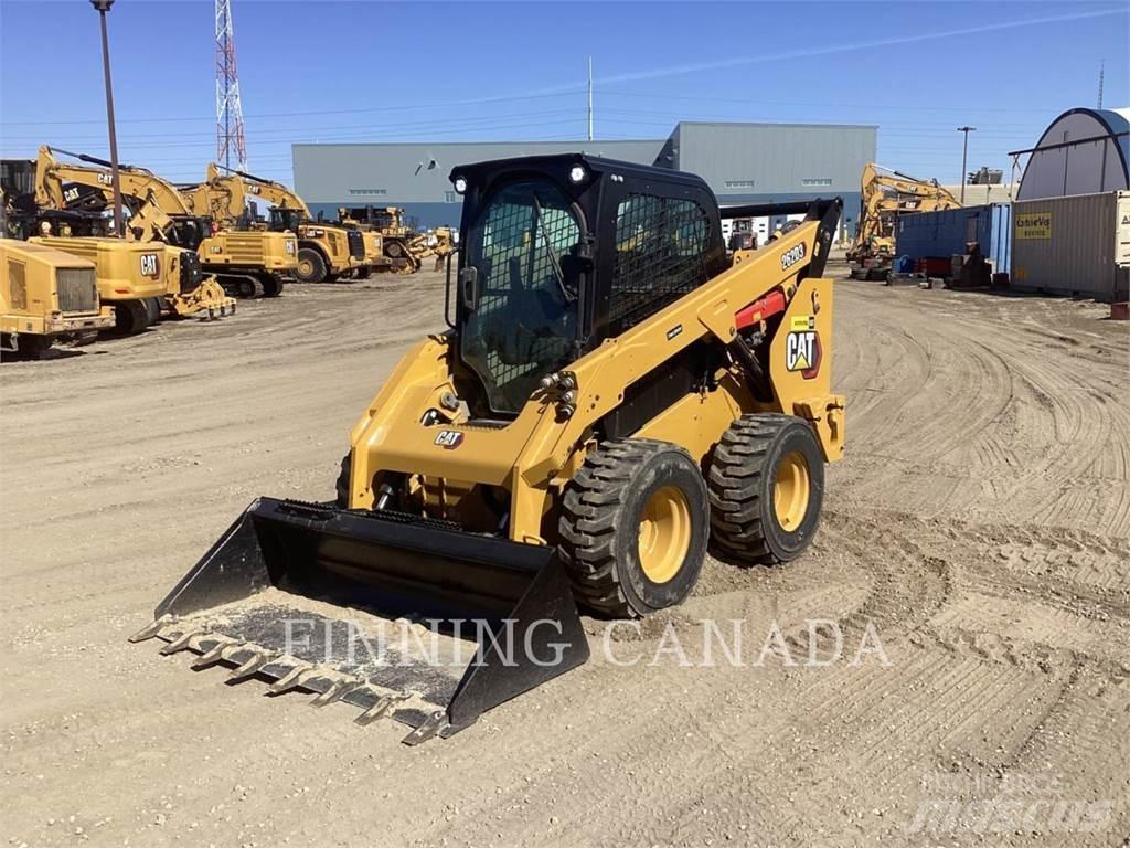 CAT 262D3 滑移装载机