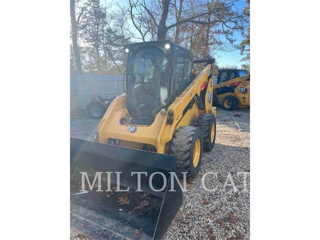CAT 262D3 滑移装载机