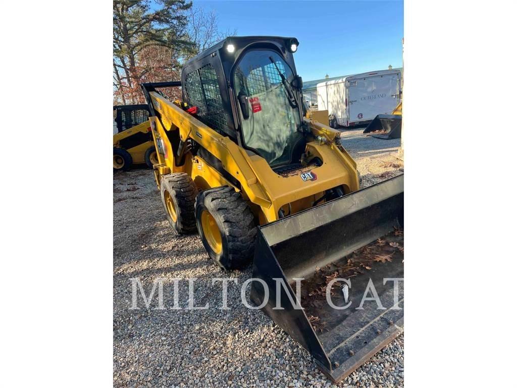 CAT 262D3 滑移装载机