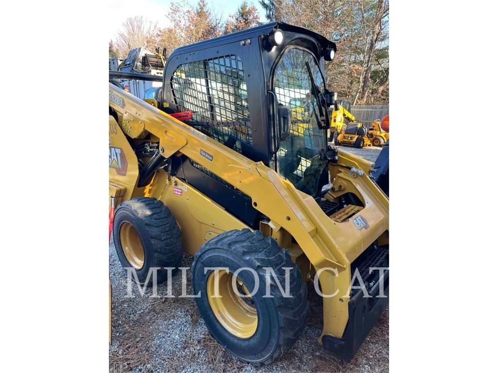 CAT 262D3 滑移装载机