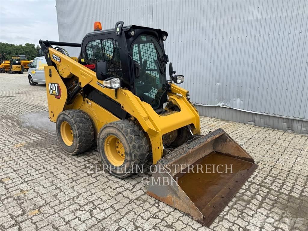CAT 262D3 滑移装载机