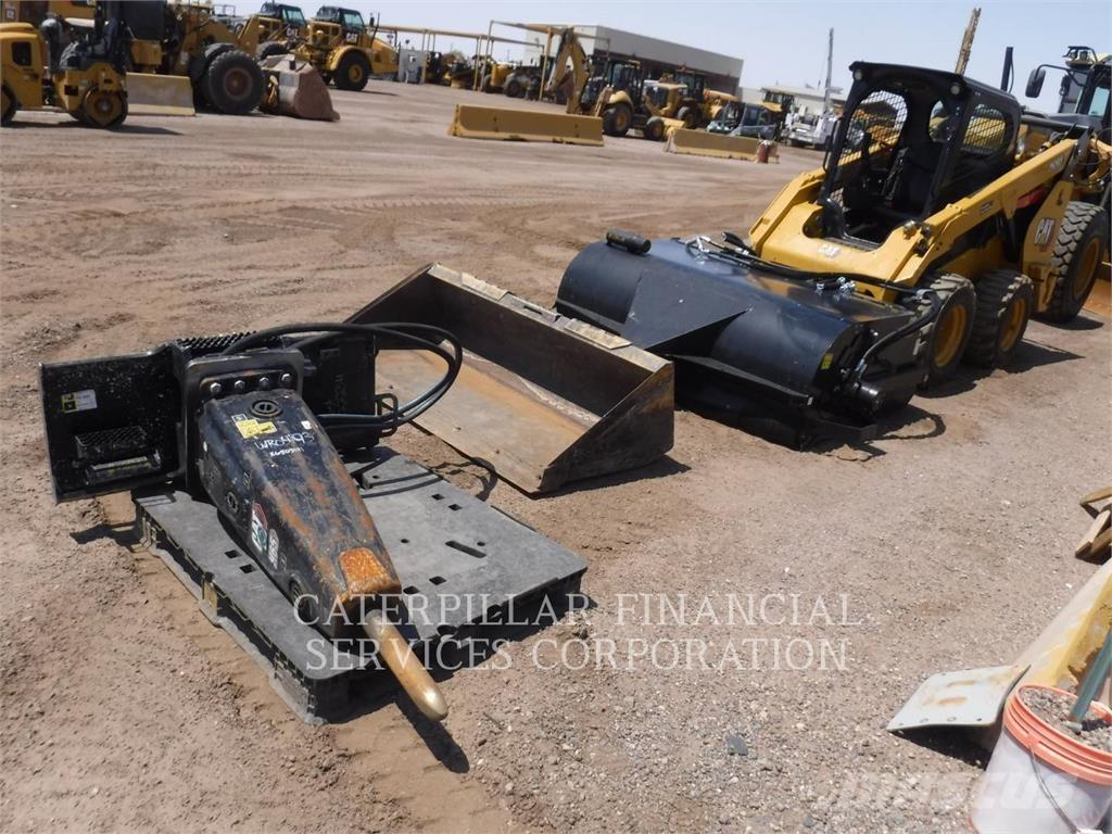 CAT 262D3 滑移装载机