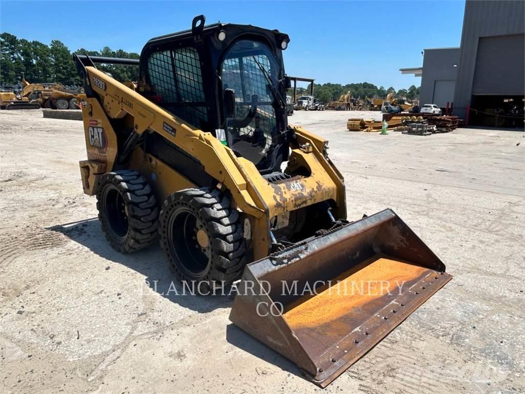 CAT 262D3 滑移装载机