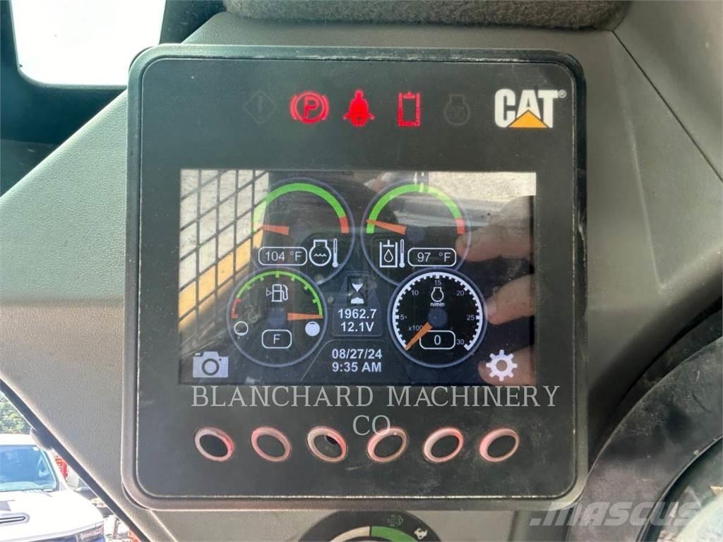 CAT 262D3 滑移装载机