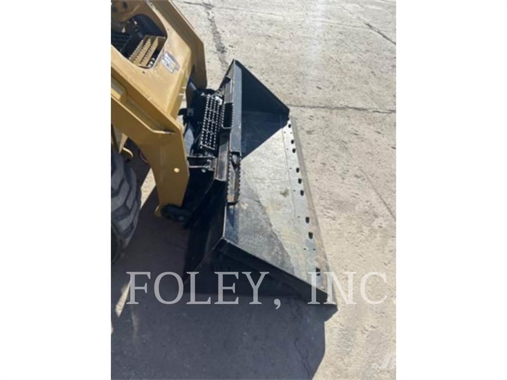 CAT 262D3 滑移装载机