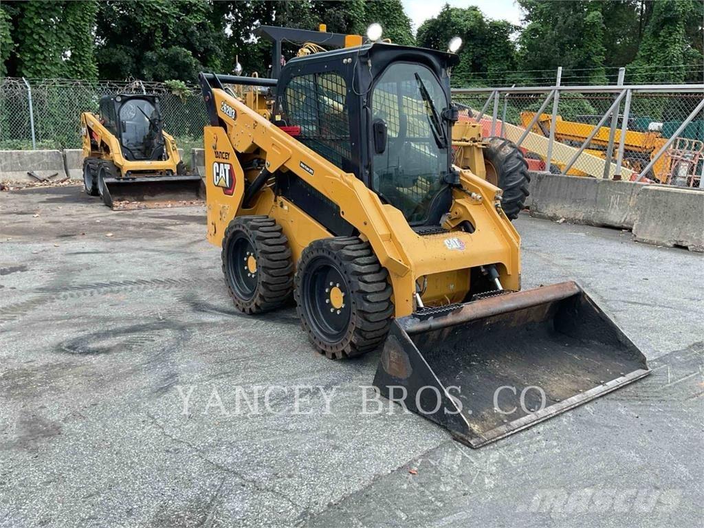 CAT 262D3 滑移装载机