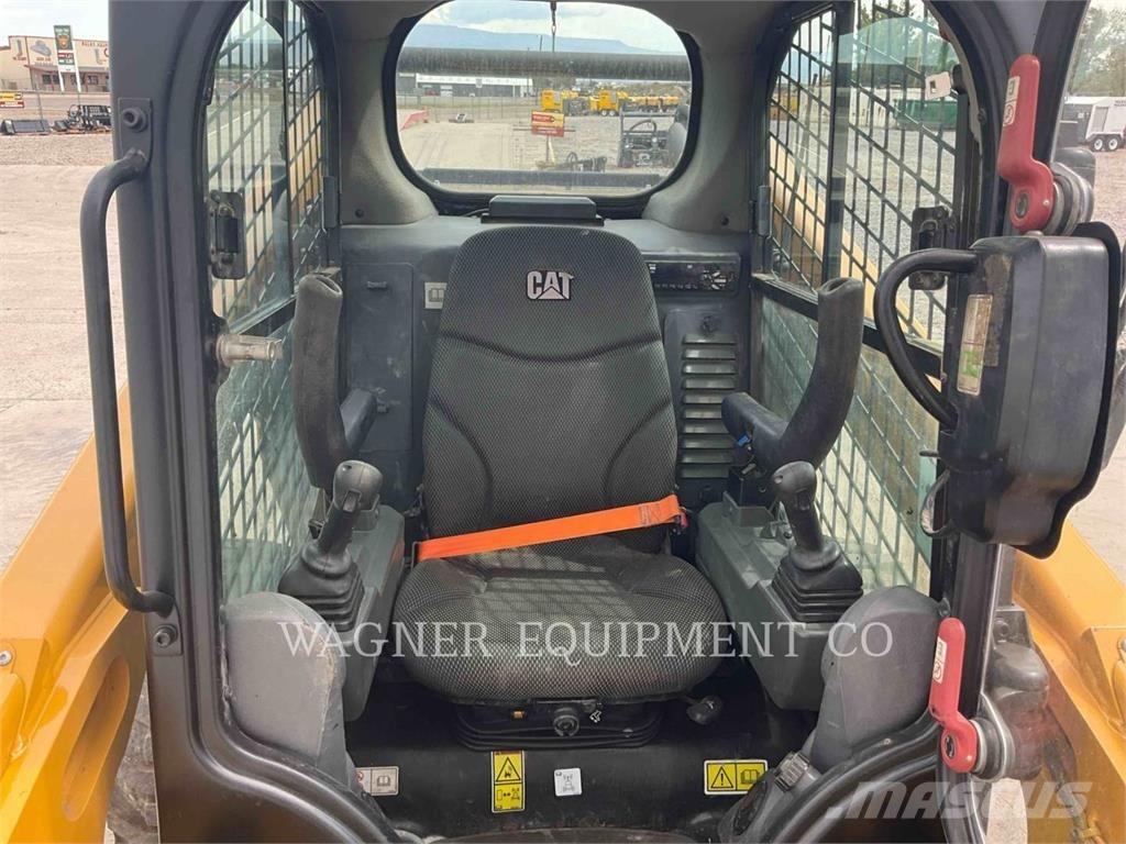 CAT 262D3 滑移装载机