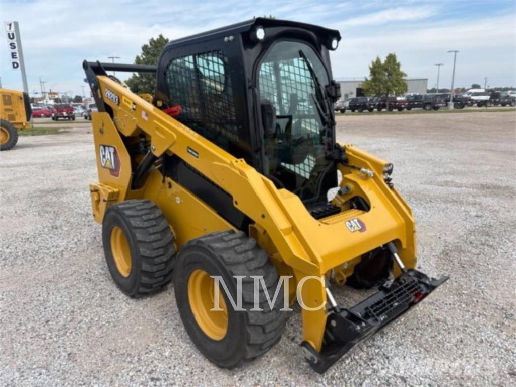 CAT 262D3 滑移装载机