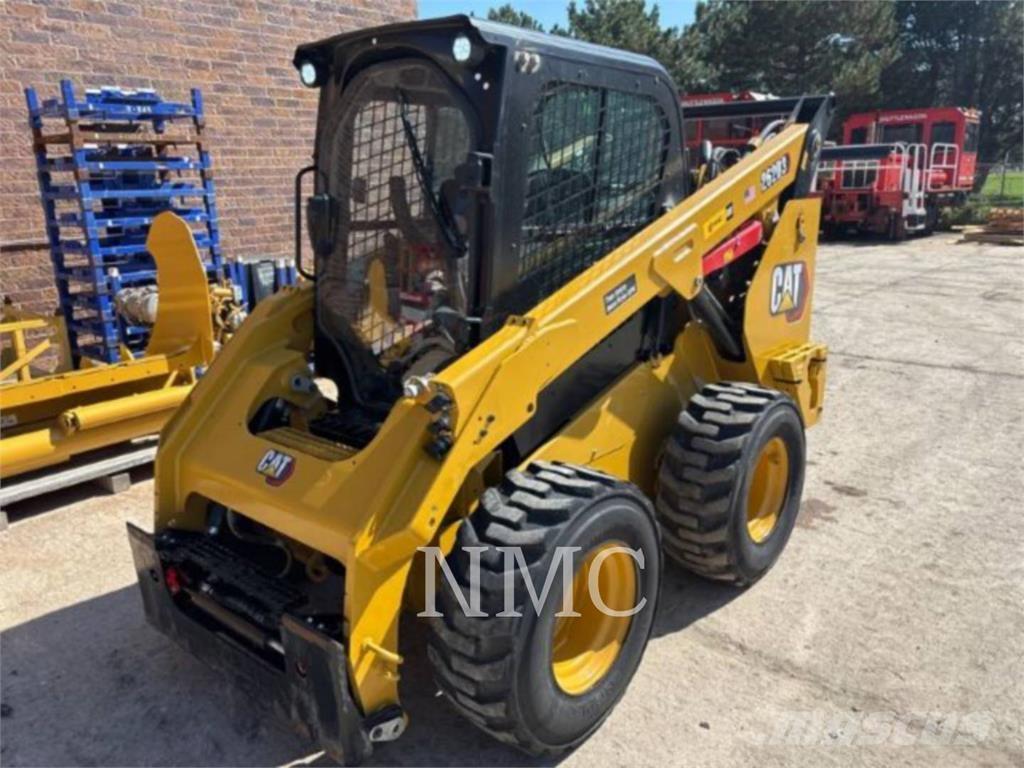CAT 262D3 滑移装载机