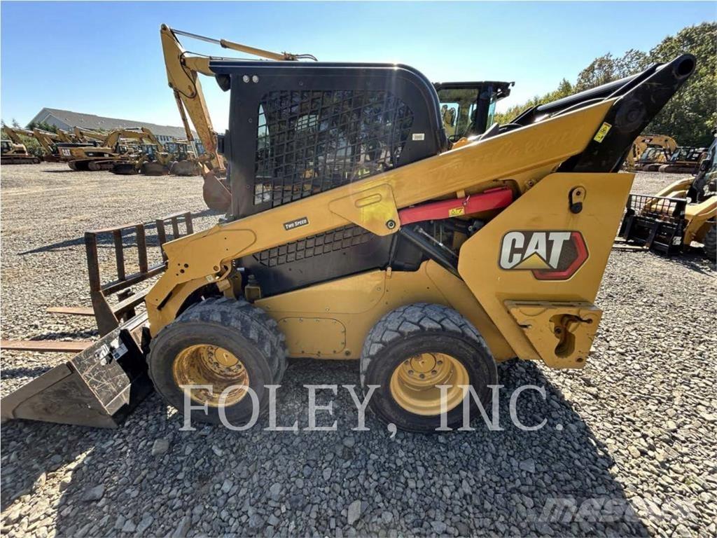 CAT 262D3 滑移装载机
