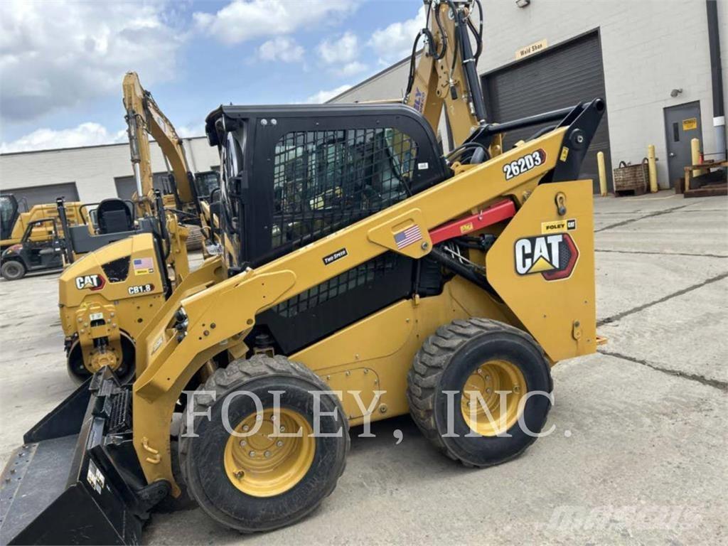 CAT 262D3 滑移装载机