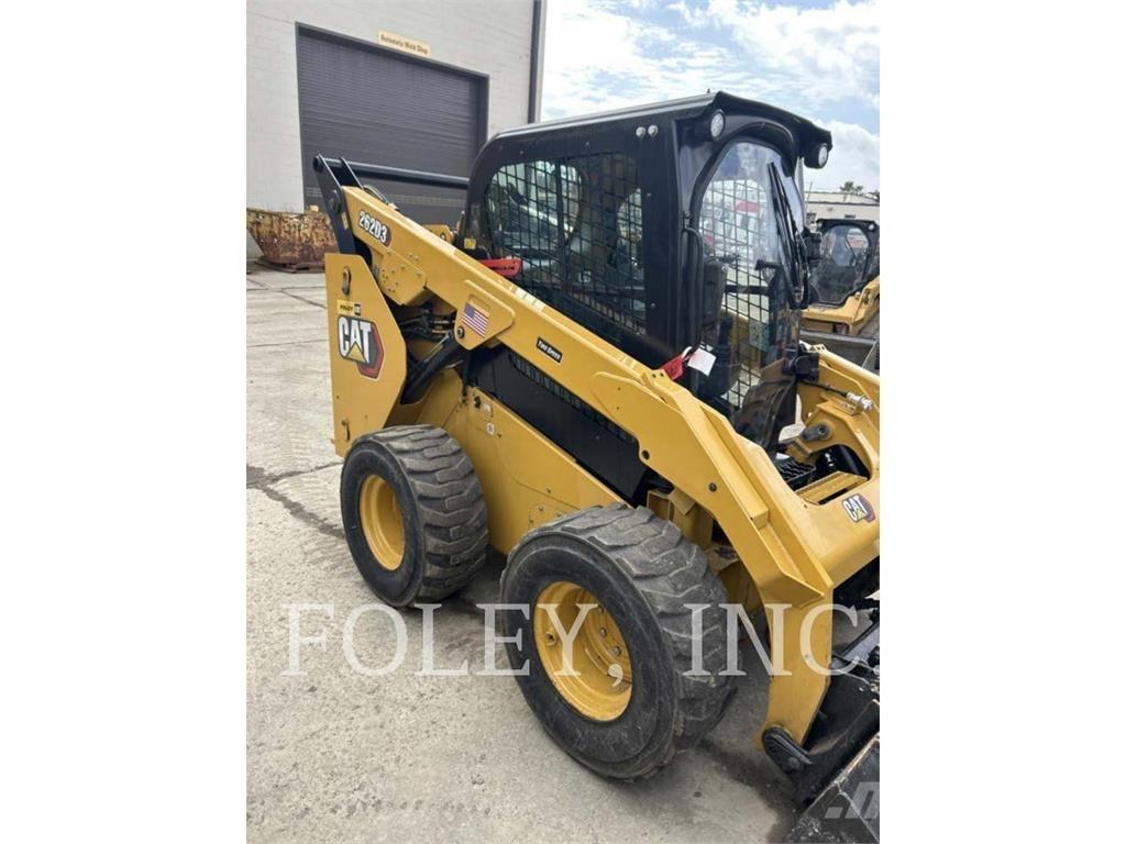 CAT 262D3 滑移装载机