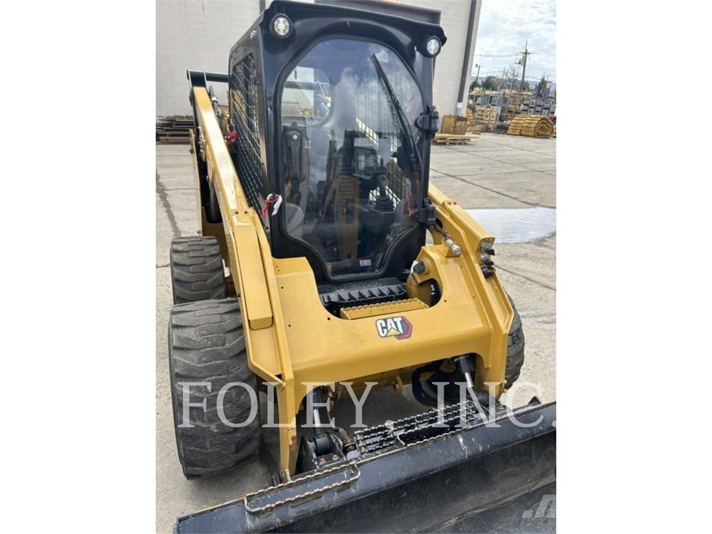 CAT 262D3 滑移装载机