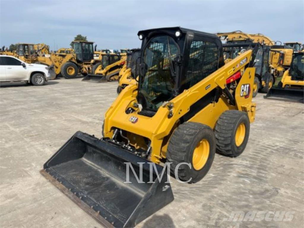CAT 262D3 滑移装载机