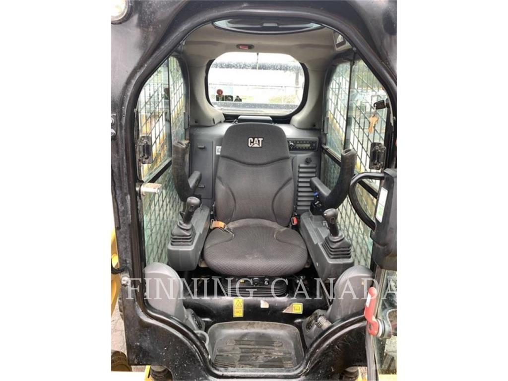 CAT 262D3 滑移装载机