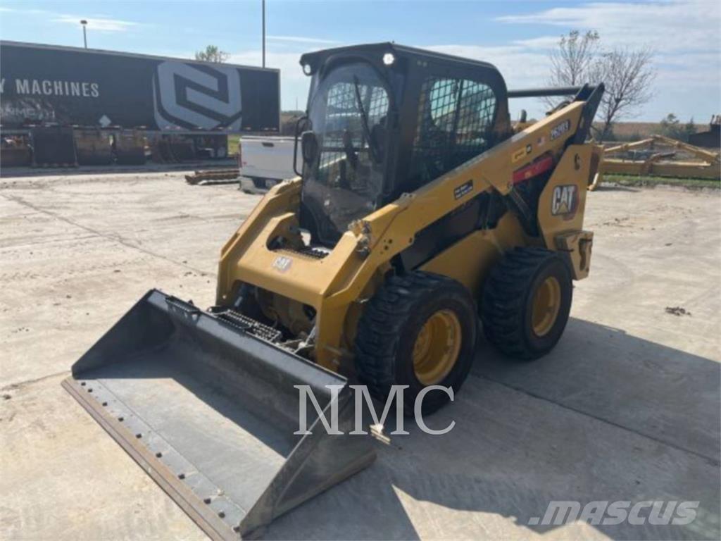 CAT 262D3 滑移装载机