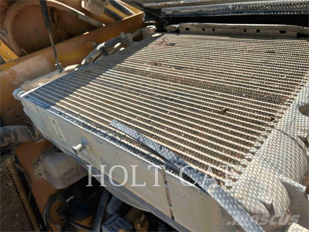 CAT 262D3 滑移装载机